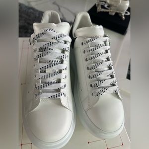 Alexander McQueen Men Shoes Size 40! Black & White